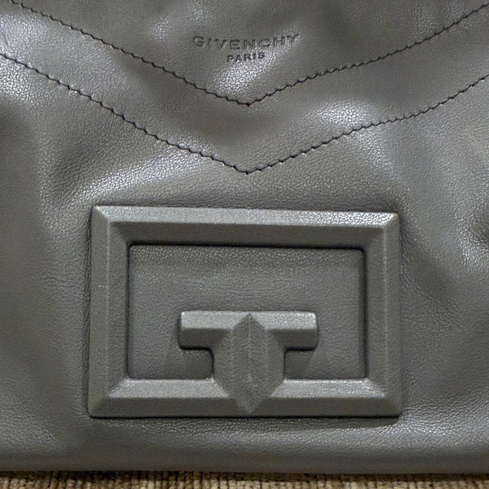 🚨$369 Down From $489 MEMORIAL DAY SALE Givenchy ID93 Shoulder Bag 🚨 - Picture 9 of 17